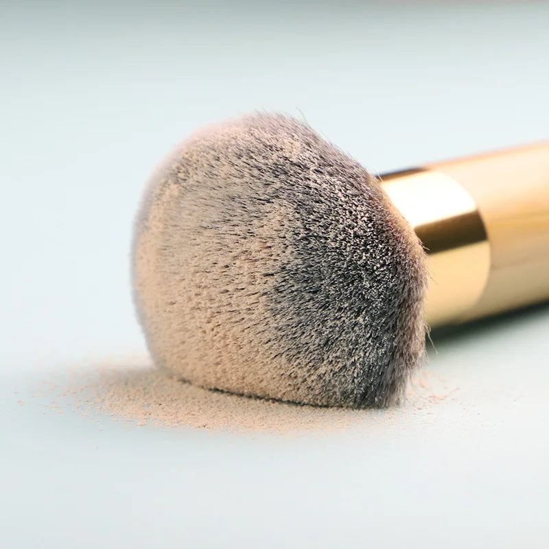 Wooden Handle Makeup Brush Professional Foundation Brush Kabuki Brush Soft Bristles Quake