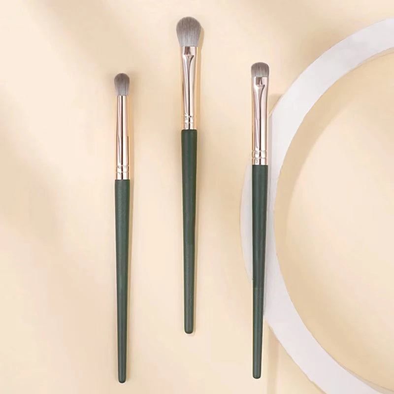 Professional Makeup Brushes Set Eye Shadow Concealer Foundation Blusher Contour Shadow Soft Hair Mixed Smudge Makeup Beauty Tool Quake 3Pcs