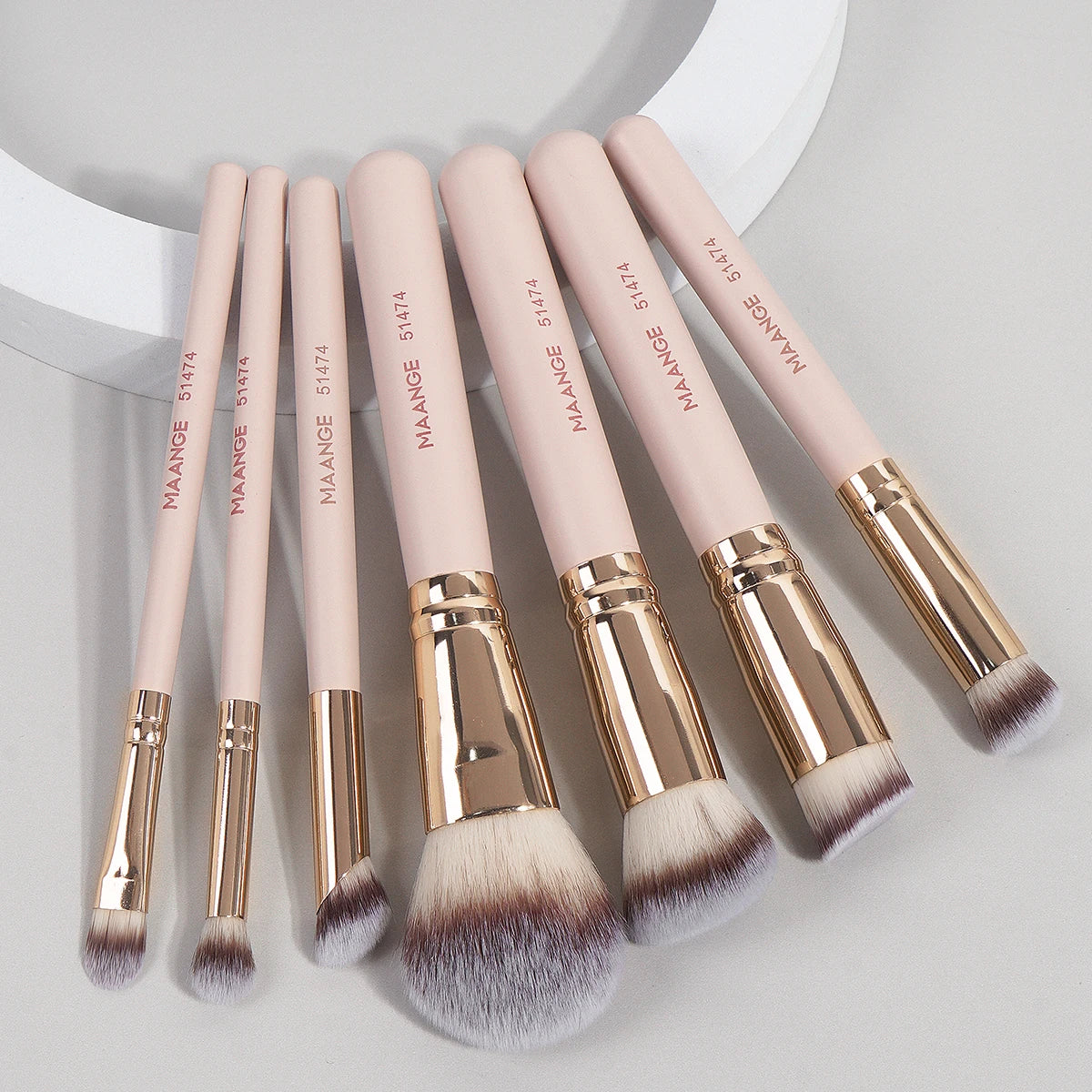 MAANGE 7pcs/set Makeup Brushes for Cosmetic Foundation Powder Concealer Blush Brush Blending Soft Bristles Beauty Tools Quake Apricot