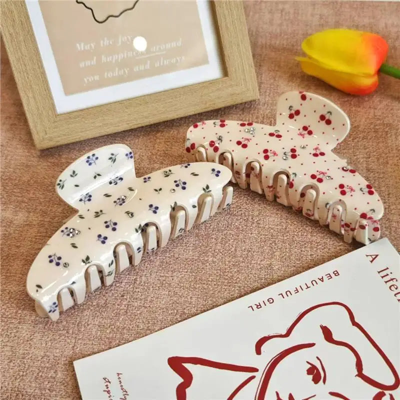 Acrylic Cherry Rose Print Hair Claw Sweet Rhinestone Women Girls Shark Clip Hair Crab Clip for Women Girls Elegant Accessories Quake
