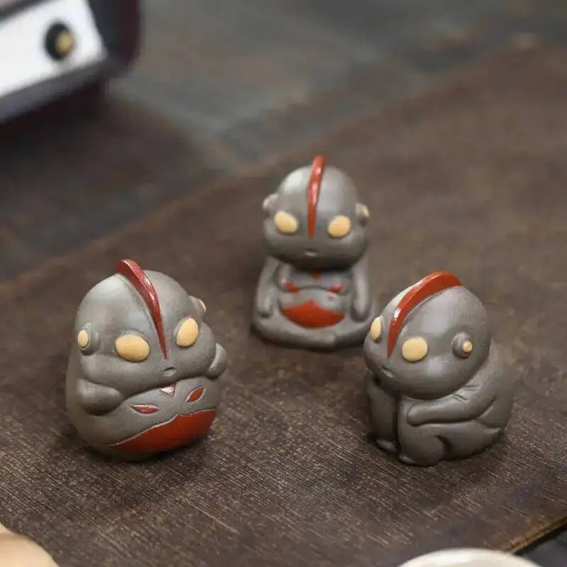 Zisha Tea Pet Aotuman Anime Figurine Hand-painted Creative Tea Play Tea Table Accessories Sculpture Чаепитие Quake