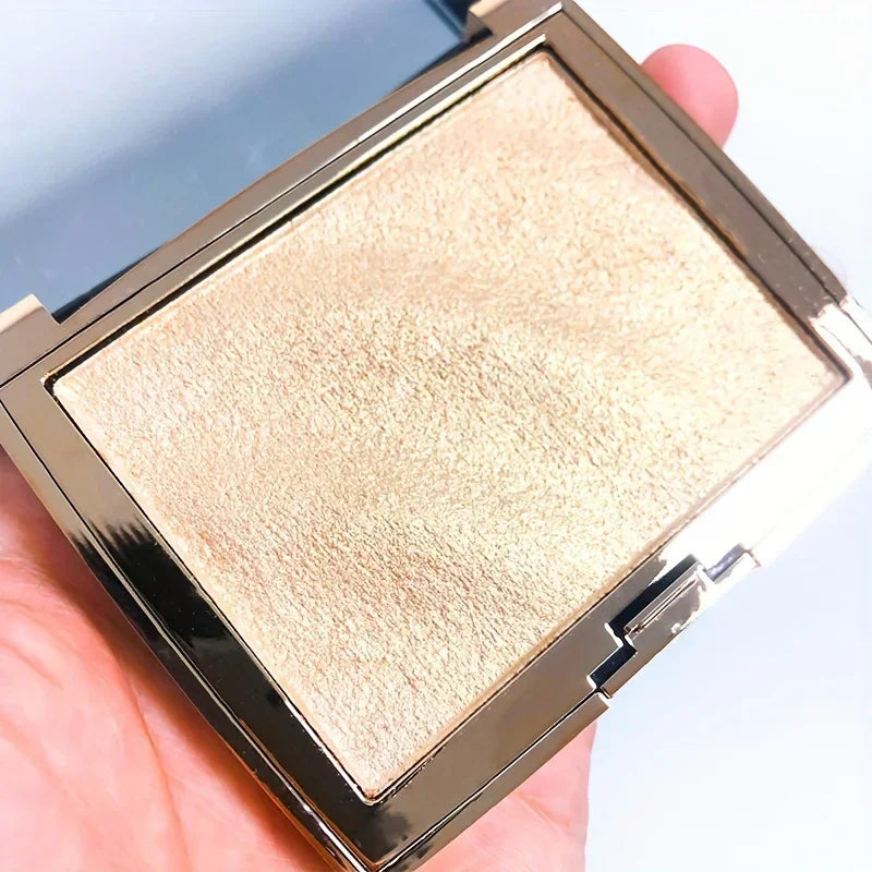 Valentine's Day Makeup Gift for Her, Natural Velvety Highlighter Stick, Long-Lasting Glow, Delicate Glitter, Easy Blend Nose Con Quake