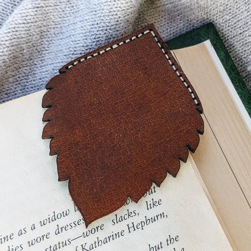 Creative Leaf Shaped Leather Bookmark Retro Maple Page Holder Book Marker for Study Reading Accessories Quake