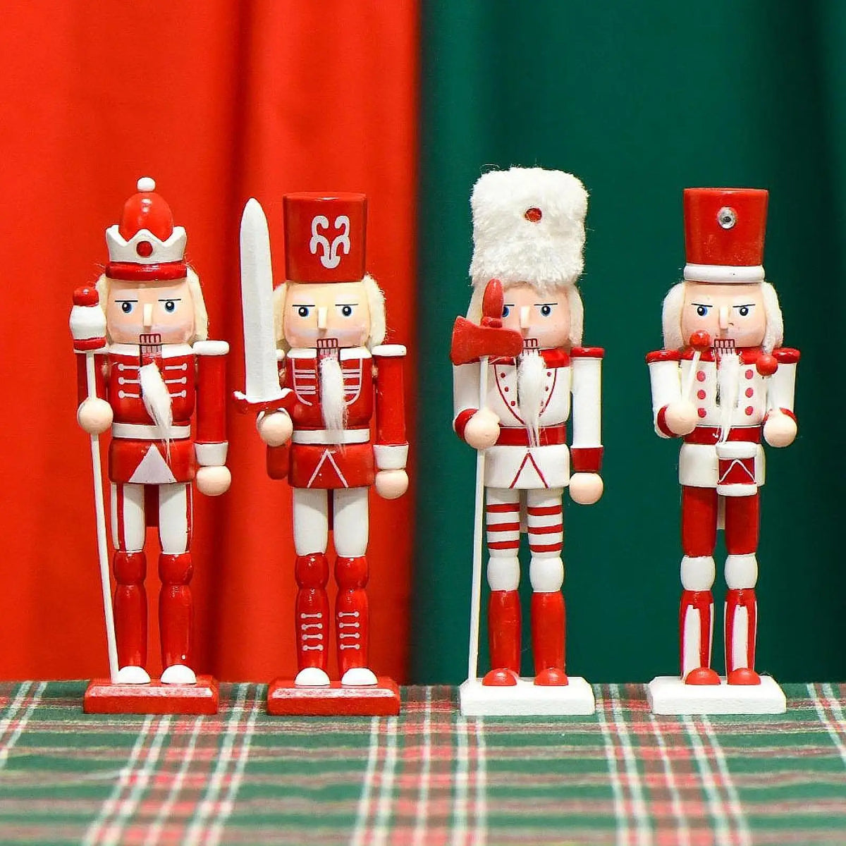 4Pcs Nutcracker Figurines Desk Centerpiece Photo Props Christmas Nutcracker for Party Favors Home Festive Fireplace Quake