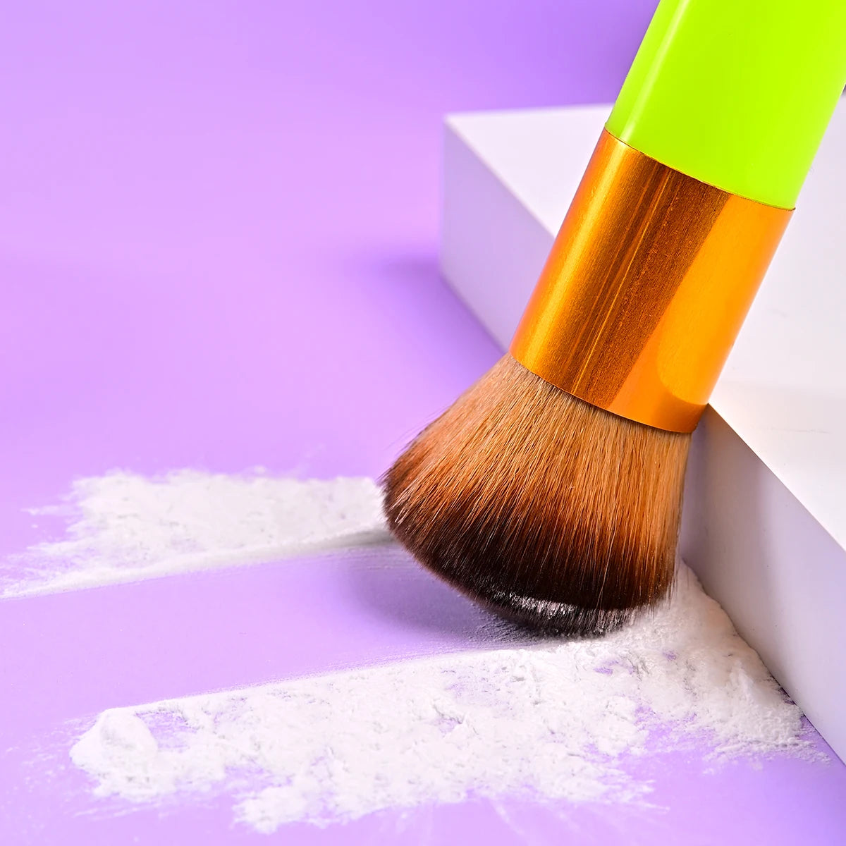 1 PCS Oversize Makeup Brush Random Color Powder Brush, Fluffy Kabuki Brush Makeup Brush For Perfect Foundation, Bronzer, Highlig Quake