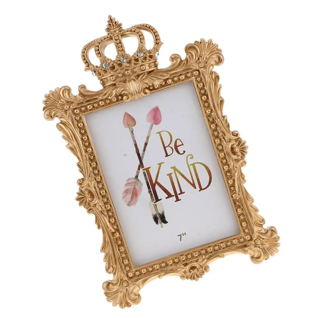 Decorative Gold Photo Frame Resin Crown Stand Vintage Golden Frame for Setup Decoration and Wedding Party Home Decor Quake
