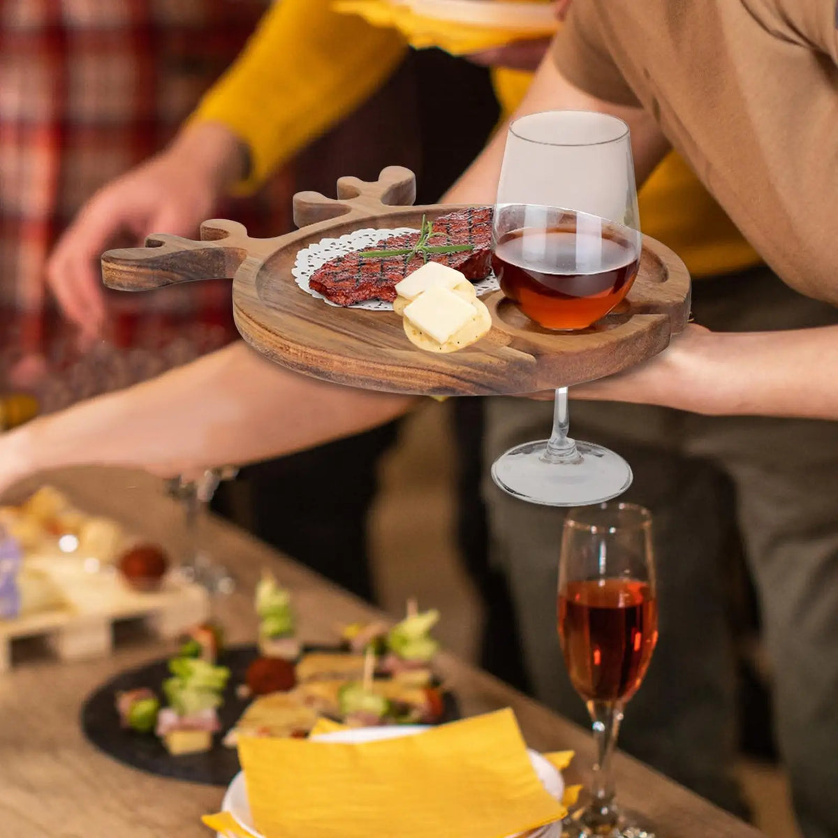 Appetizer Serving Plate Snack Serving Tray Wooden with Cup Holder Board for Holiday Hotel Restaurant Cheese Meats Quake