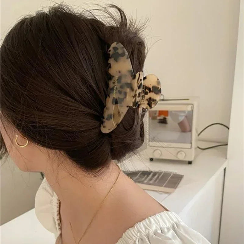 Acrylic Leopard Print Hair Claw Women Female Fashion Hair Clip Camp Hairpin Hair Style Accessories Crab Clamp Barrette Headwear Quake