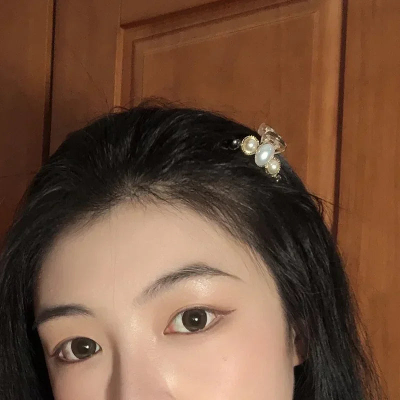 New Pearl Small Hair Claw Women Girls Sweet Cute Hair Grab Clip Sweet Elegant Broken Hairpins Hair Styling Accessories Quake