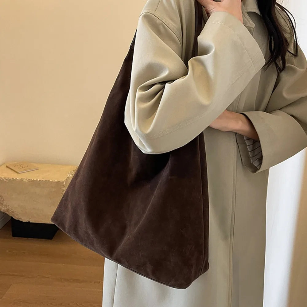 New Autumn and Winter Vintage Women's Bag Large Capacity Fashion Suede Shoulder Bag Simple Solid Color Versatile Bucket Bag Quake Brown