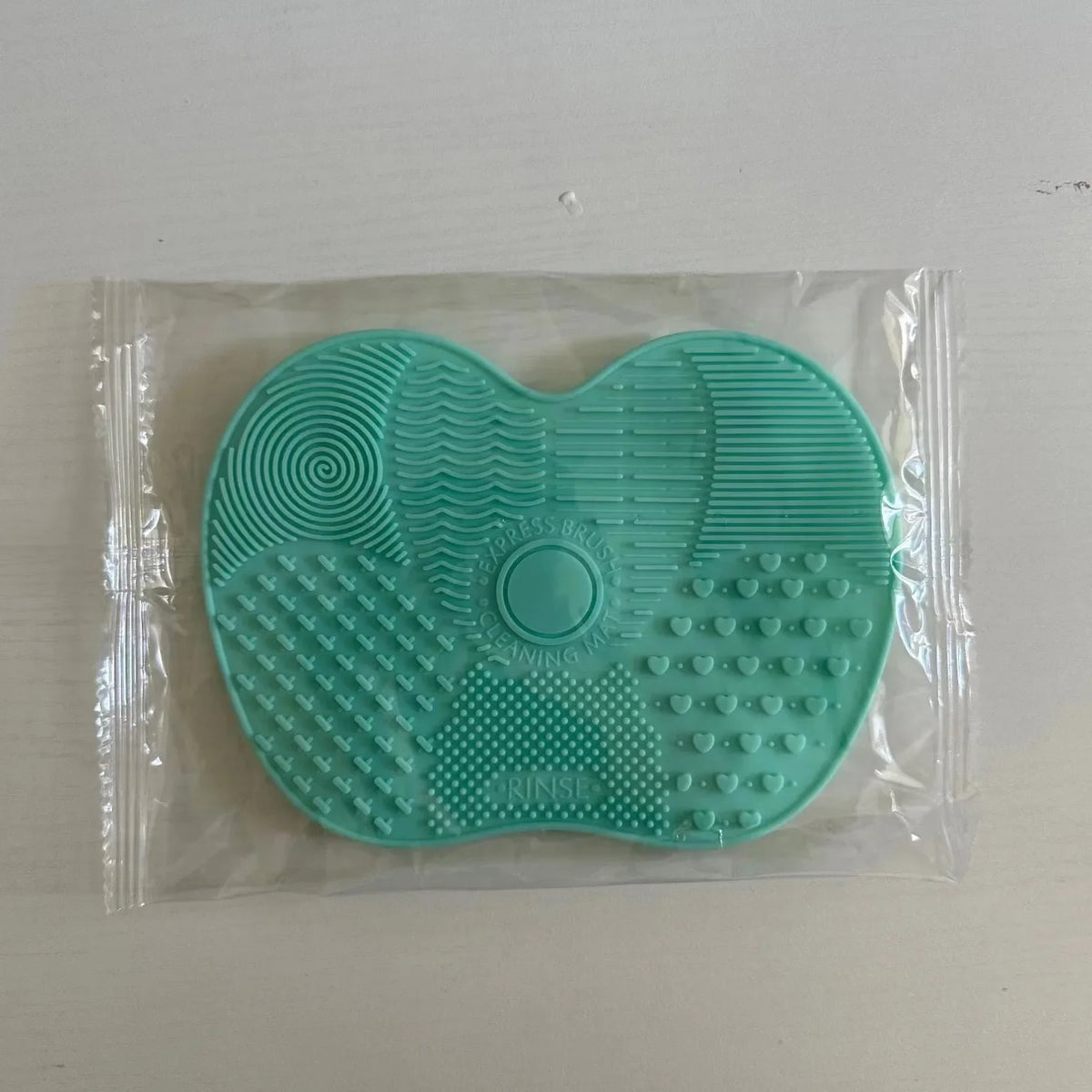 Makeup 1Pc Cup Brush Cleaner Silicone Apple-Shaped Pad With Suction For Effective Cosmetic Tool Cleaning Quake M6 1PC-Green