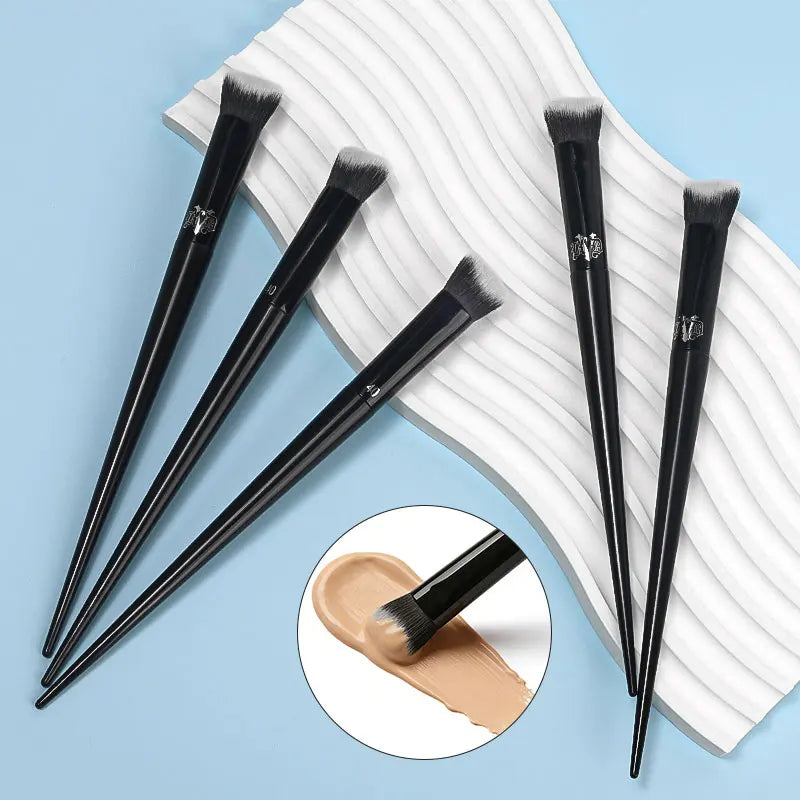 Women Soft Fiber Hair Concealer Makeup Brush Black Handle Powder Blusher Eye Shadow Foundation Make Up Brushes Beauty Tool Quake