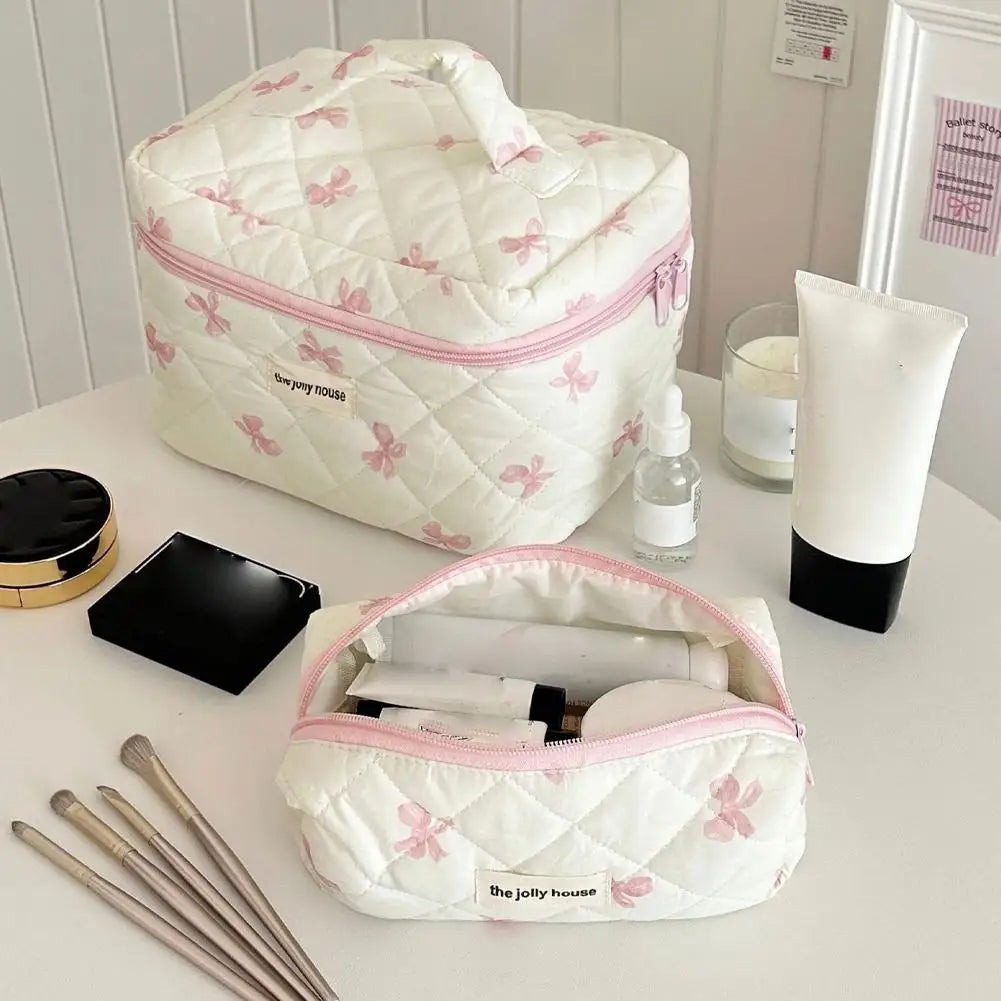 Quilted Makeup Bag 3 Sizes Floral Toiletry Cosmetic Pouch Makeup Organizer Travel Floral Bag for Bridesmaid Gifts, Daily Use Quake