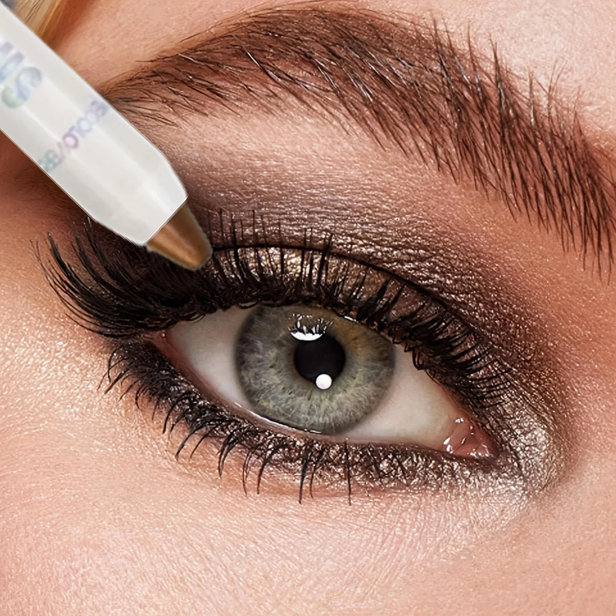 Waterproof Eyeshadow Stick with 9 Pearlescent Shades: Metallic Glitter, Long-Lasting for Bold or Natural Eye Makeup Quake