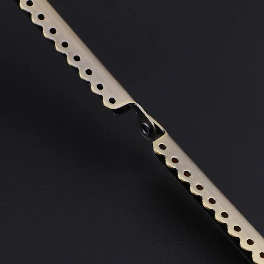 Metal Purse Frame Vintage Bamboo Handle Kiss Clasp Lock Handbag Frame for DIY Sewing Bag Making Supplies Quake
