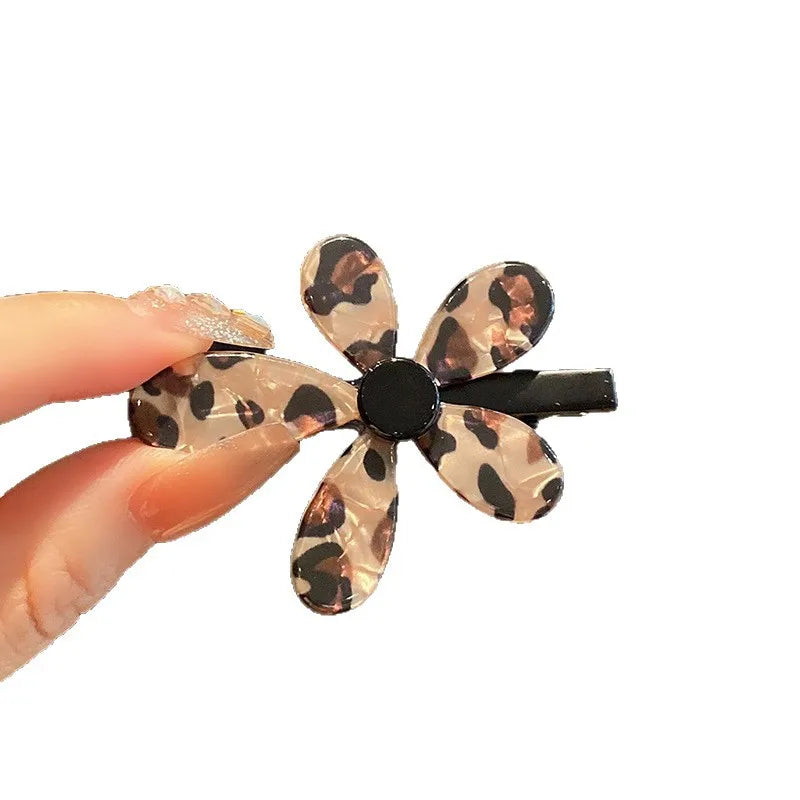 2pcs Acetic Leopard Print Flower Hairpin Korean Fashion Versatile Duckbill Clip Broken Hair Forehead Bangs Side Clip Headwear Quake