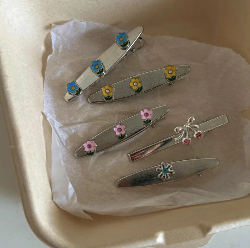 Silver Retro Small Flower Hair Clip Simple Diamond Duckbill Clip Fashion Versatile Hair Edge Clip Women Girls Hair Accessories Quake