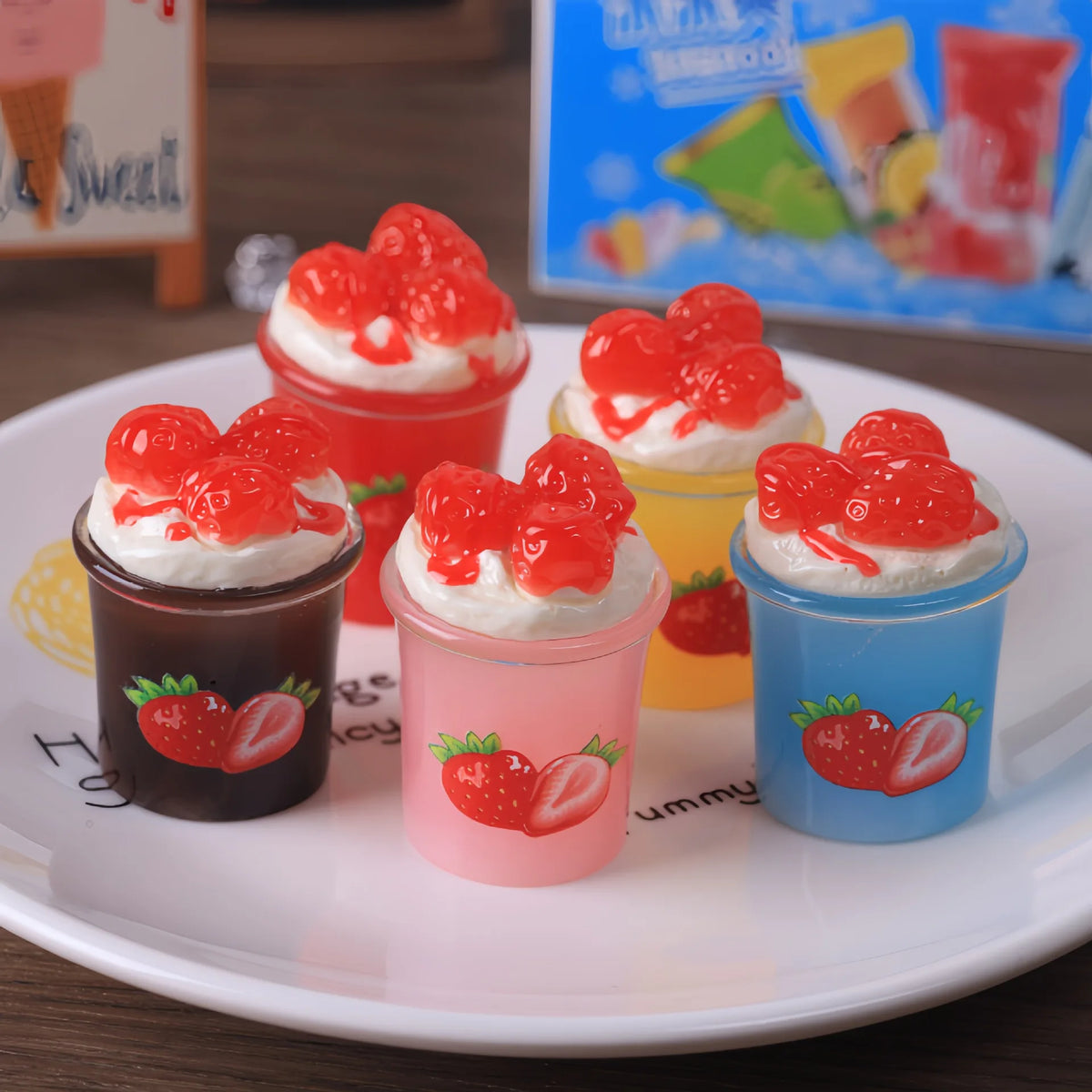 5pcs Large Strawberry Ice Cream Miniature Resin Simulation Food Play DIY Kitchen Food For Dollhouse Jewelry Making Accessories Quake