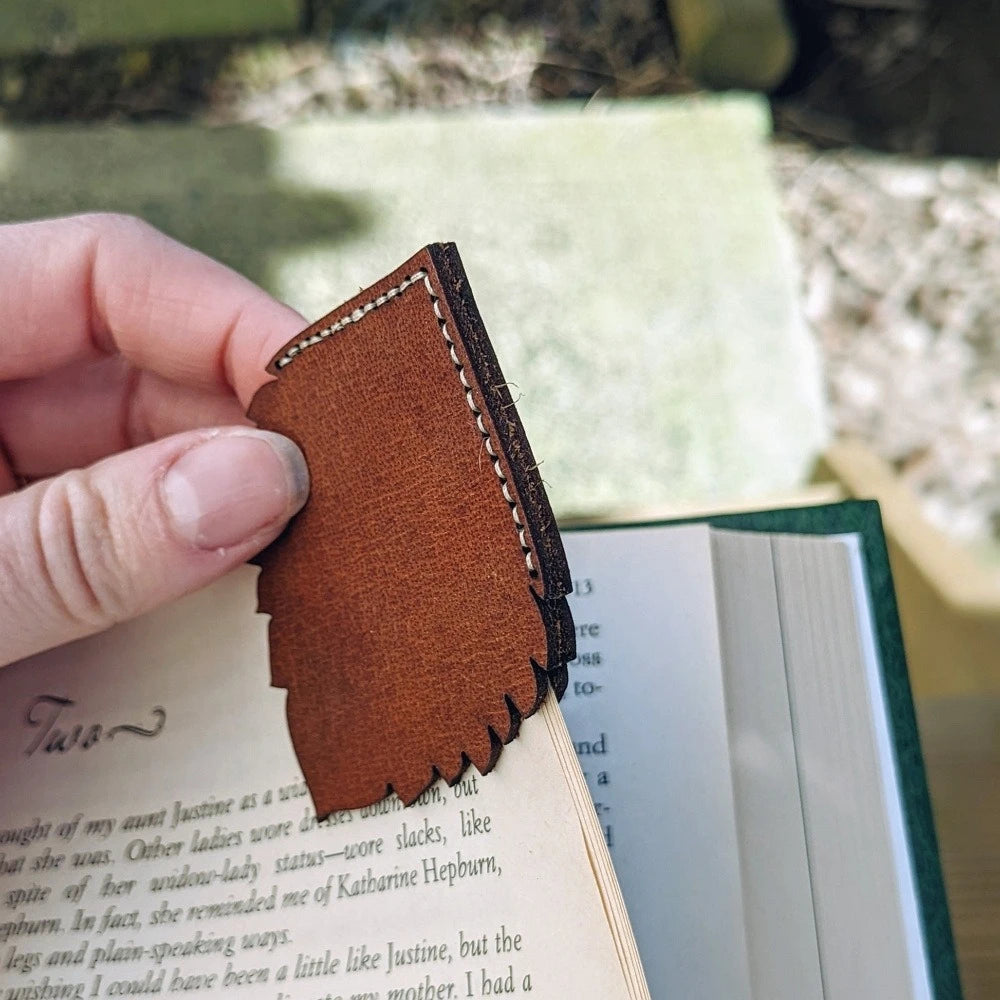 Creative Leaf Shaped Leather Bookmark Retro Maple Page Holder Book Marker for Study Reading Accessories Quake