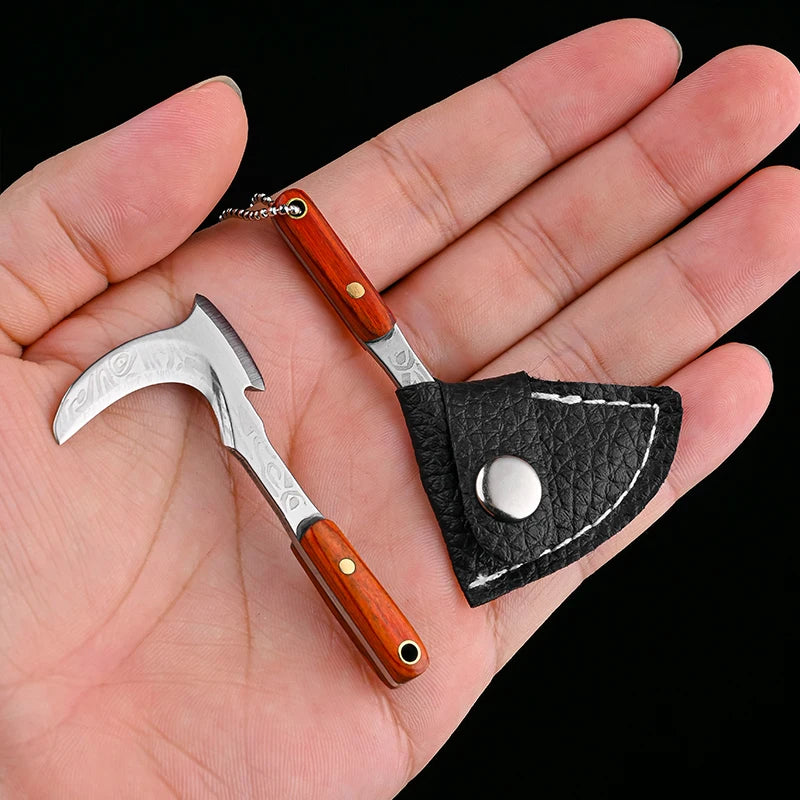 Keychain small kitchen knife mini sickle gift knife courier knife body knife key knife non-folding knife pendant accessories. Quake B 1pcs