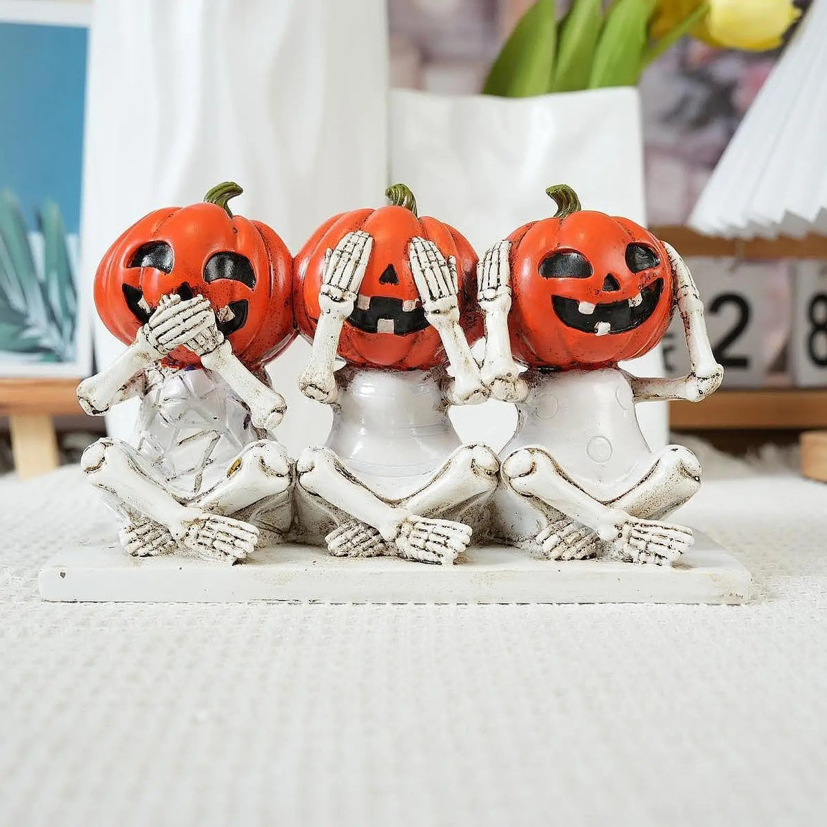 Creative Skeleton Pumpkin Figurine Resin Decor Statue for Room Decoration Shelf Cabinet Halloween Centerpiece Quake