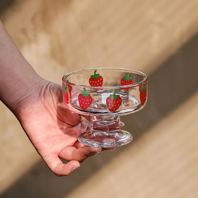 Cute Strawberry Ice Cream Bowl Children's Home Ice Cream High Footed Bowl Fruit Salad Dessert Bowl Quake 1pc