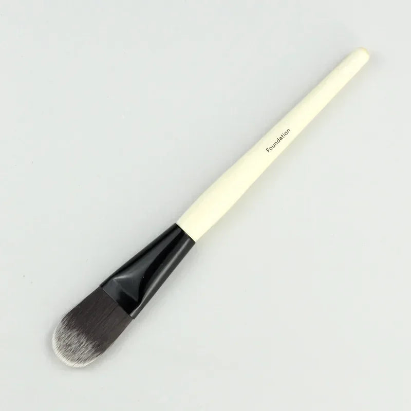 Professional Makeup Brushes For Broom Foundation Eye Liner Shadows Contour Lipgloss Eyeshodaws Brush косметика Quake M