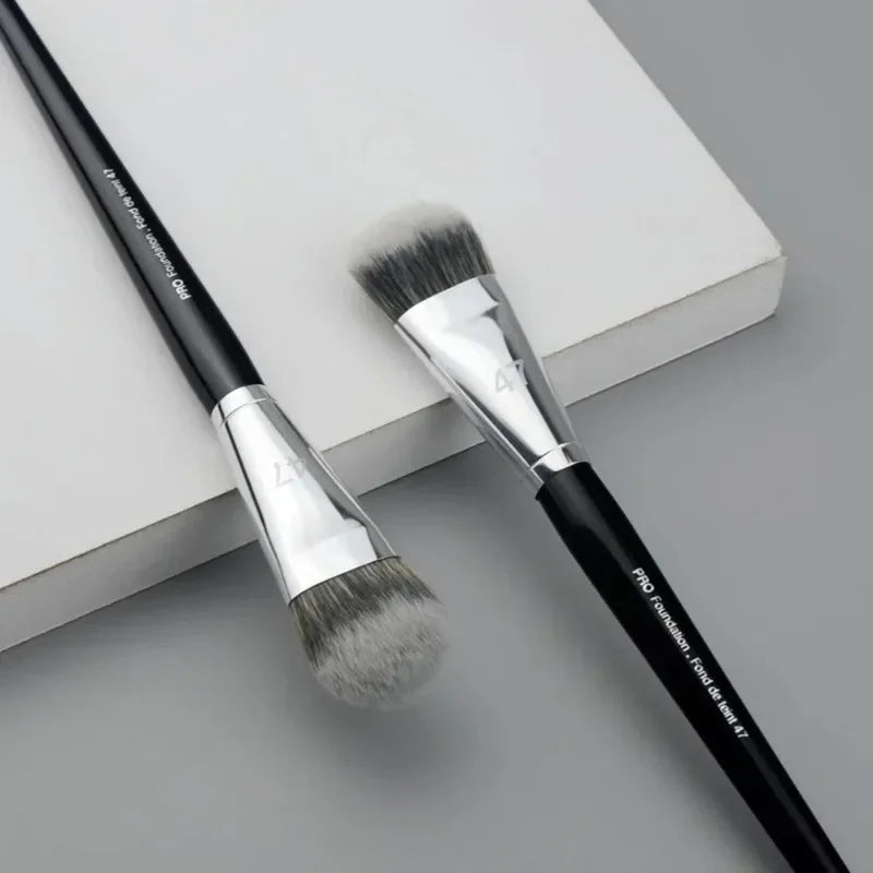 Women Face Base Makeup Beauty Tools Professional Foundation Brush 47 Broom Head Liquid Foundation Shadow Repairing Brushes Quake