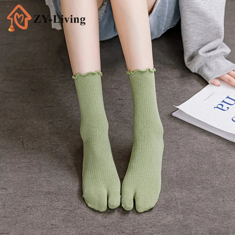 1Pair New High Quality Combed Cotton Split Toe Socks Unisex Simple Comfortable Two-Toed Socks Harajuku Men Women's Tabi Socks Quake