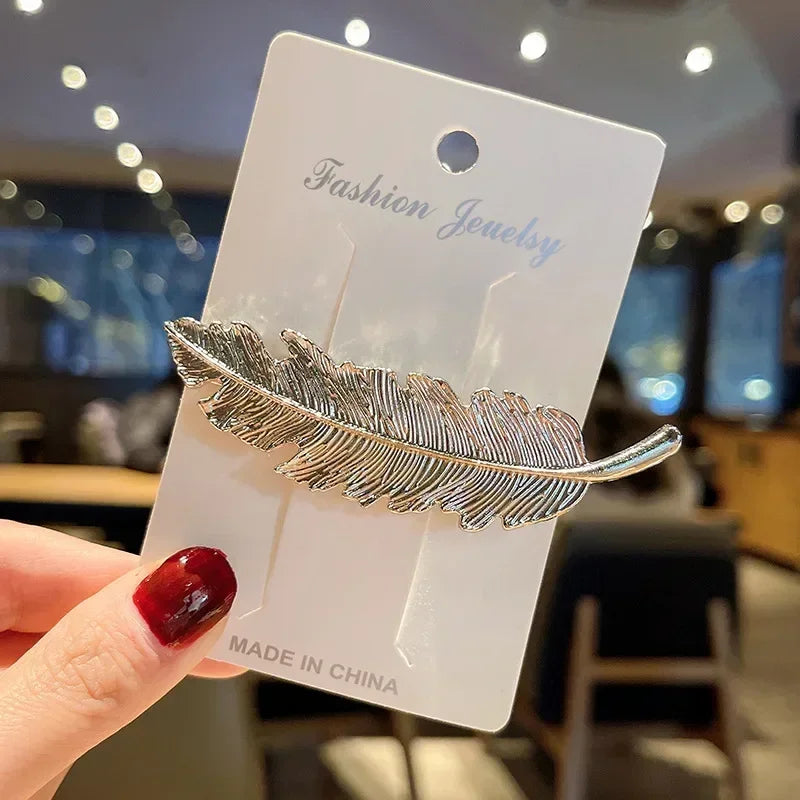 Vintage Elegant Hair Side Clip Feather Leaf Shape Barrette Metal Hairpins Women Girls Duckbill Clip Headwear Hair Accessories Quake dsy white