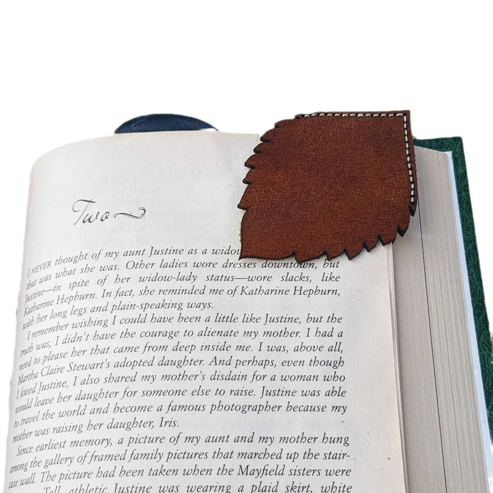 Creative Leaf Shaped Leather Bookmark Retro Maple Page Holder Book Marker for Study Reading Accessories Quake