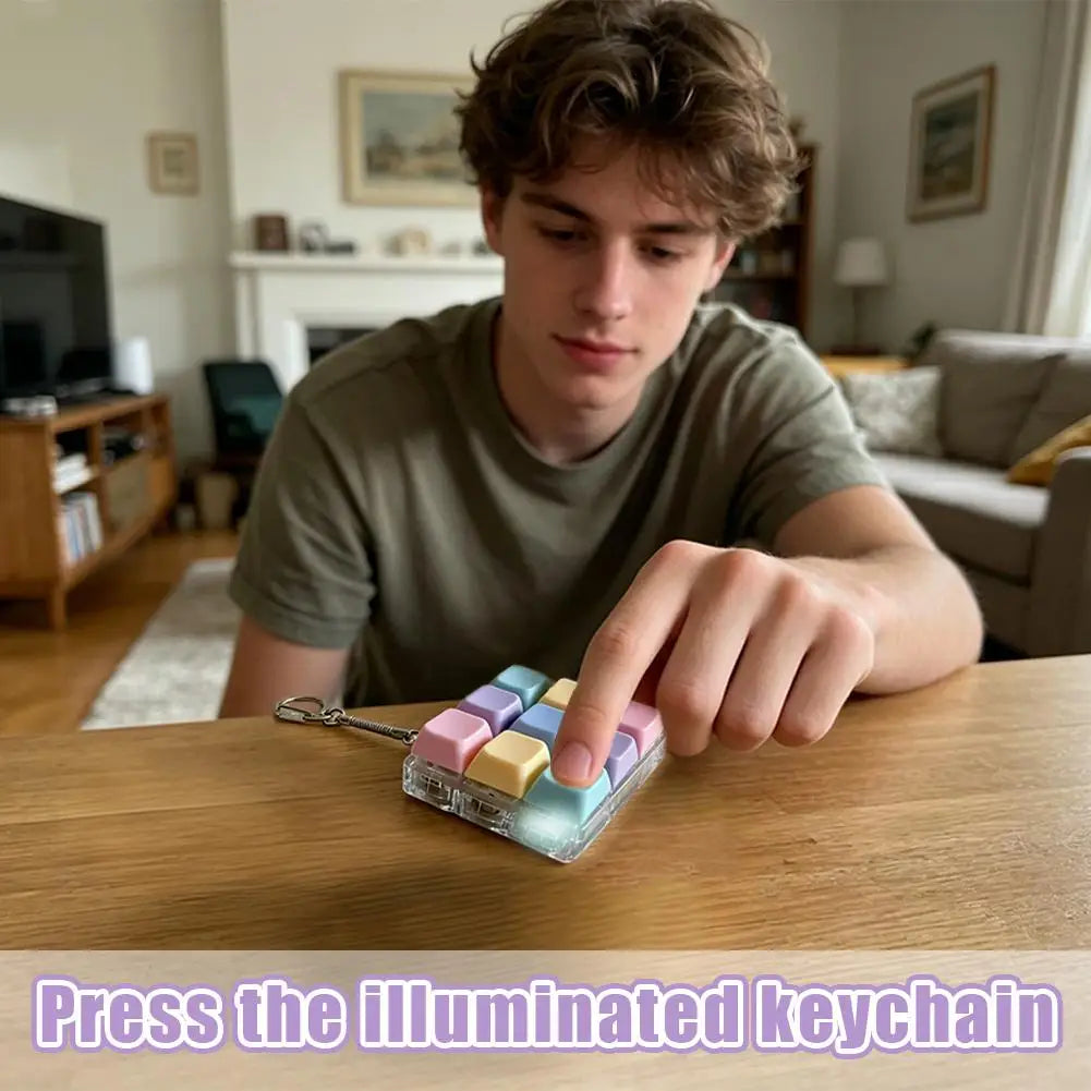 4 Keys Mechanical Keyboard Fidget Keychain with LED Light Stress Relief Clicky Toy for Gamer Office Worker Quiet Keypad Quake