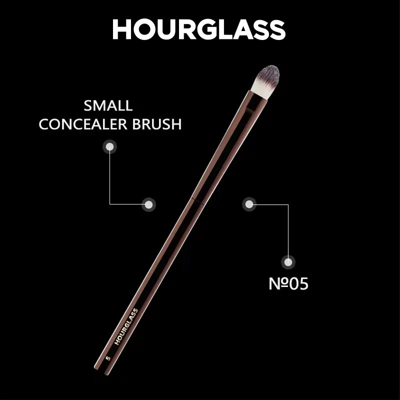 Hourglass Makeup Brush- No.5 Small Concealer Brush Soft and Skin-friendly Fiber Hair Cover up Flaws Fashion Design Face Brush Quake