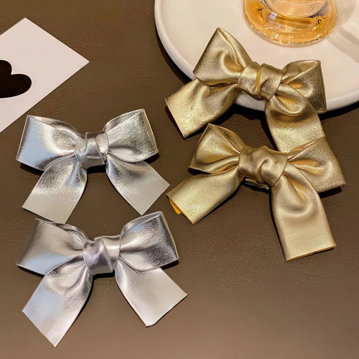 2pcs Gold Silver Bow Hair Side Clips Fashion Sweet Duckbill Clips Hair Styling Accessories Suitable for Women Girls Daily Wear Quake