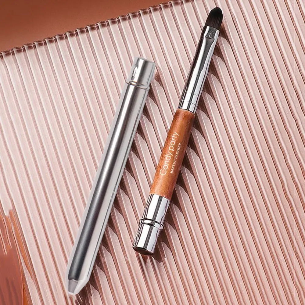 Beauty Make Up Tool Lip Gloss Brush Makeup Brush with Protect Cap Lady Lipstick Brush Cosmetic Brush Concealer Brush Lip Brush Quake
