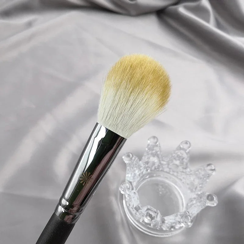 Professional #105 Natural Goat Hair Protein Hair Oblate Bristle Cheek Blusher Brush Hightlitghter Powder Makeup Brushes Quake