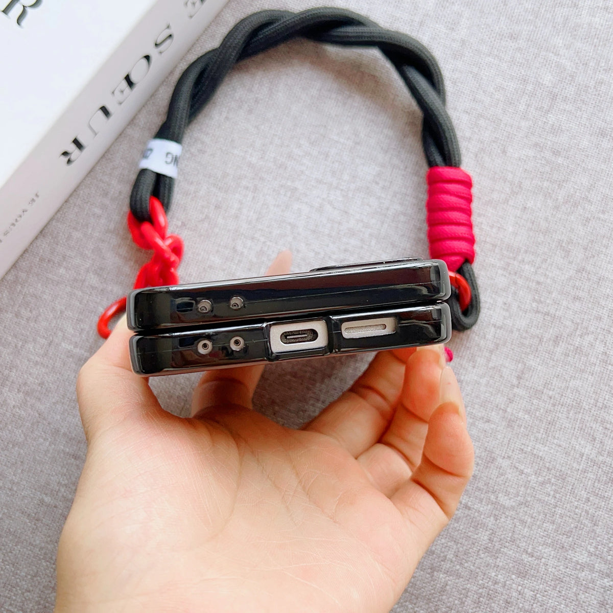 For Samsung Galaxy Z Flip7/Flip6/Flip5/Flip4 Anti-Drop Soft Phone Case with Lanyard Durable Protective Cover for Women Men Quake