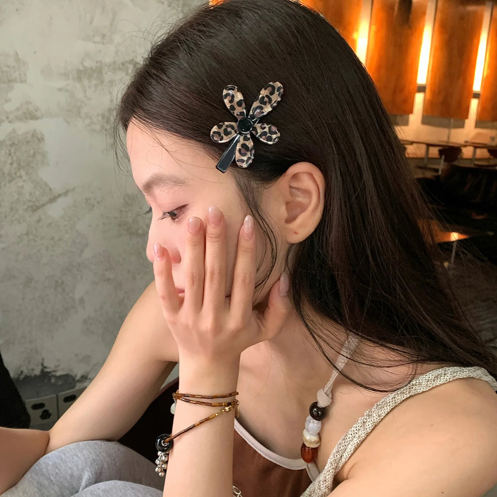 2pcs Acetic Leopard Print Flower Hairpin Korean Fashion Versatile Duckbill Clip Broken Hair Forehead Bangs Side Clip Headwear Quake