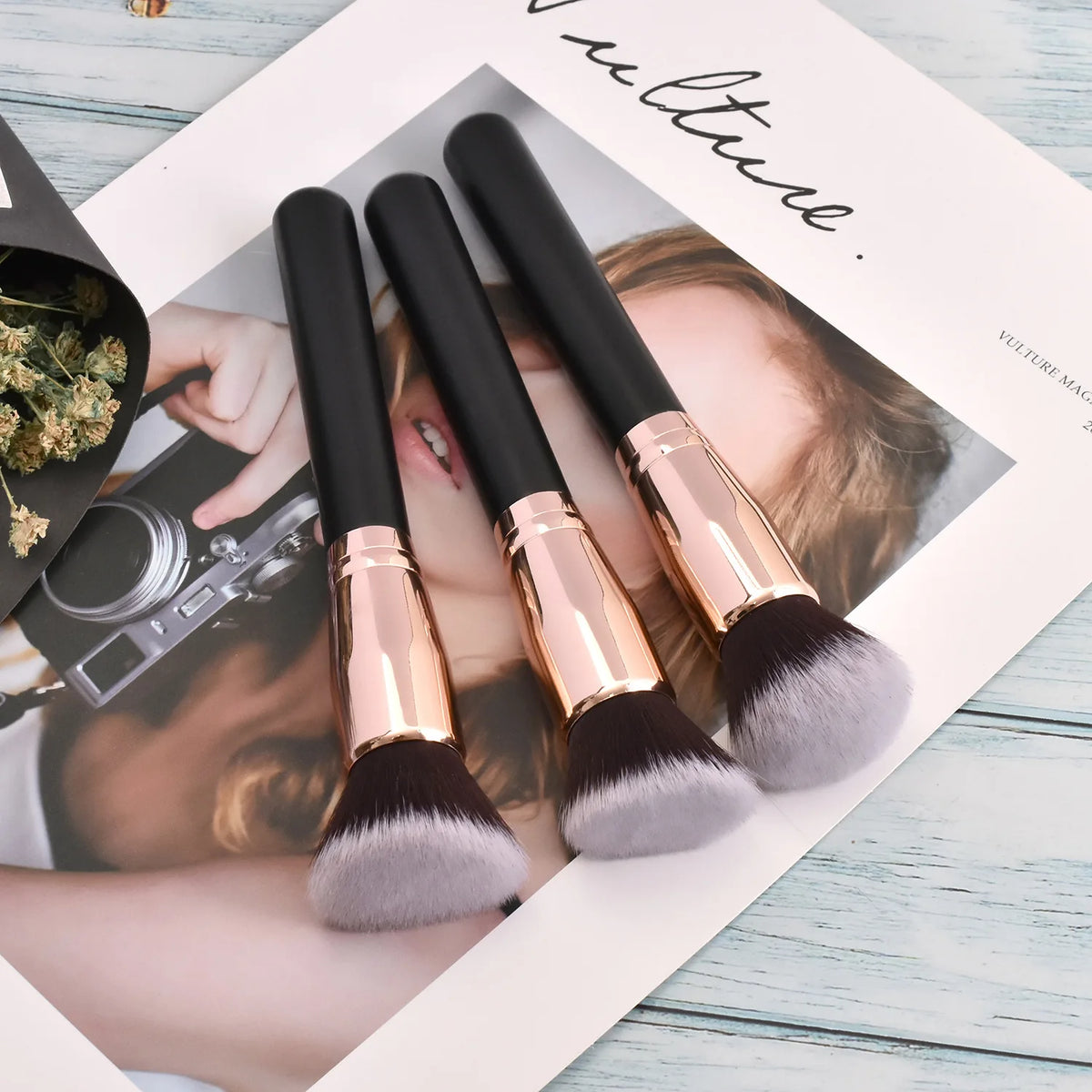 Makeup Brushes Foundation Loose Powder Concealer Blending Blush Brush Professional Cosmetic Beauty Makeup Tool Quake