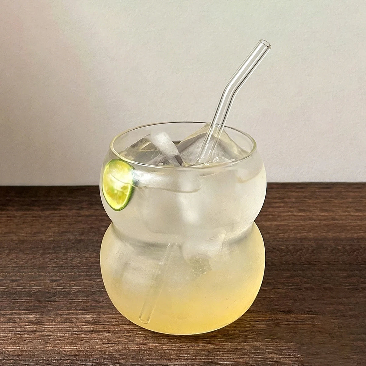 YWDL Transparent Glass Cup with Straw 350/550ml Cold Coffee Dessert Juice Milk Drinkware Mug Party Cocktail Teacup Quake