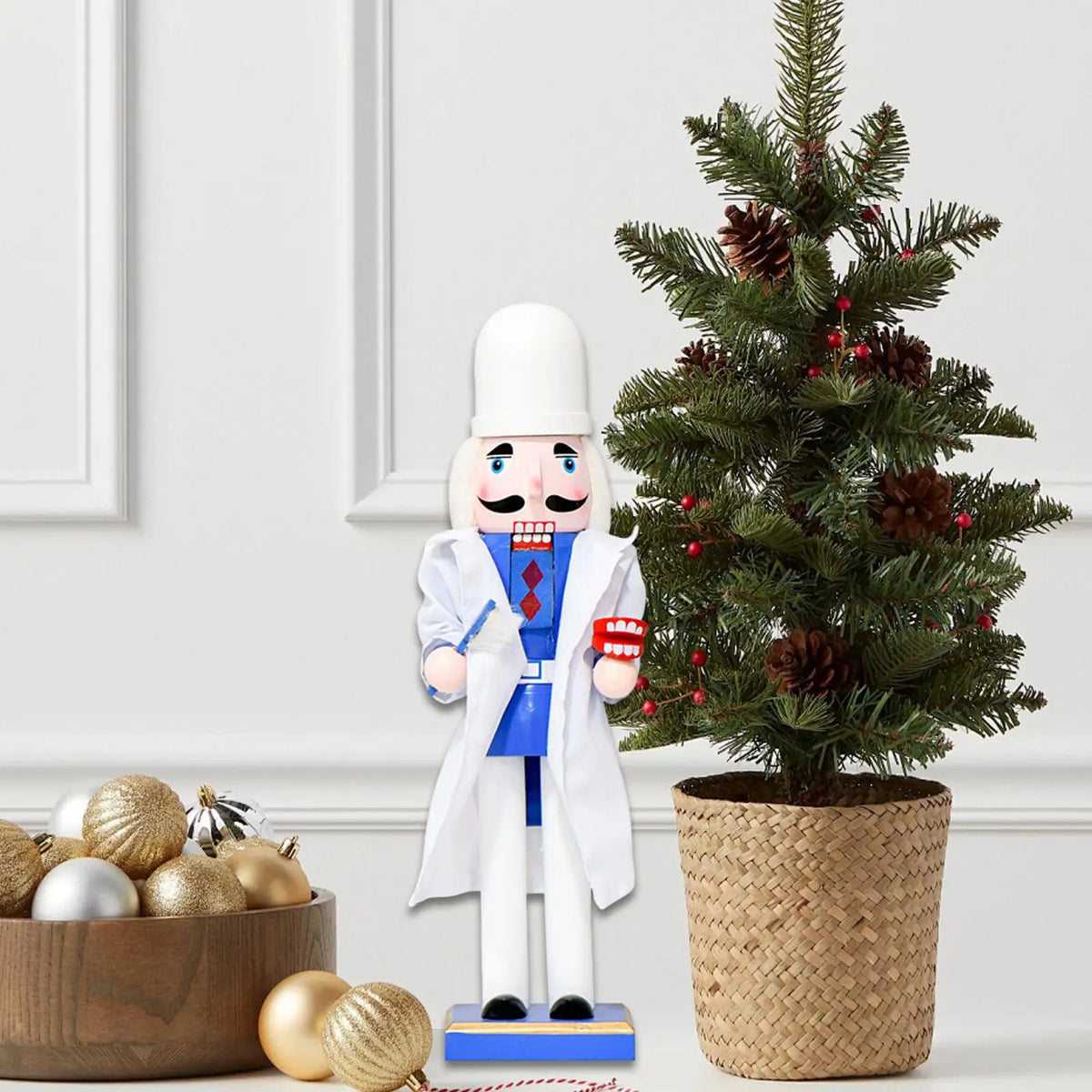 Christmas Nutcracker Decoration Wooden Nutcracker Figurine Decorative Desktop Ornament Home Decor for Party Favors Festival Quake
