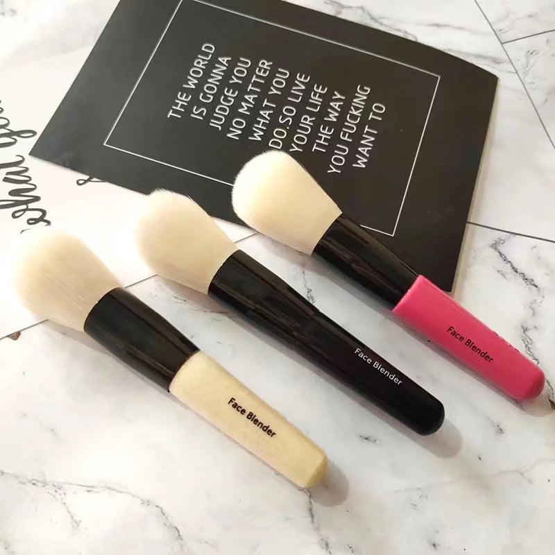 Professional Highlighter Brush Partial Face Powder Brush Foundation Blush Makeup Brush Portable Cosmetic Beauty Tools Quake