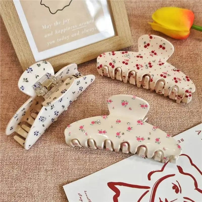 Acrylic Cherry Rose Print Hair Claw Sweet Rhinestone Women Girls Shark Clip Hair Crab Clip for Women Girls Elegant Accessories Quake