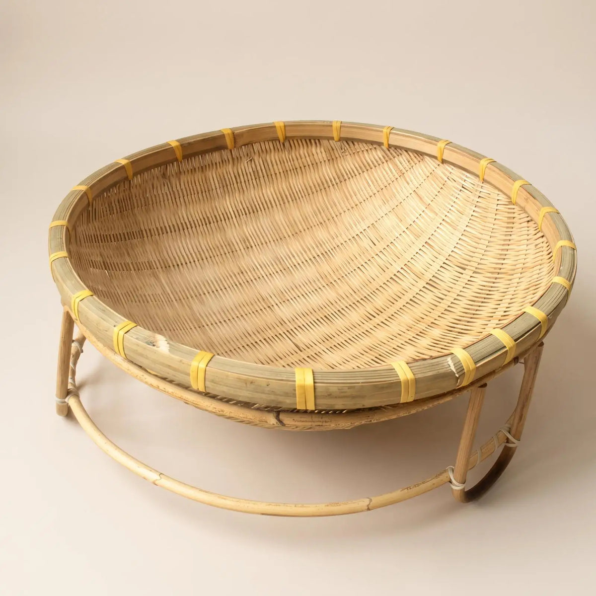 Woven Rattan Cat Cradle Bed for Indoor Pets Bamboo Sleeping Basket Elevated Breathable Pet Nest for Small Dogs Kittens Quake