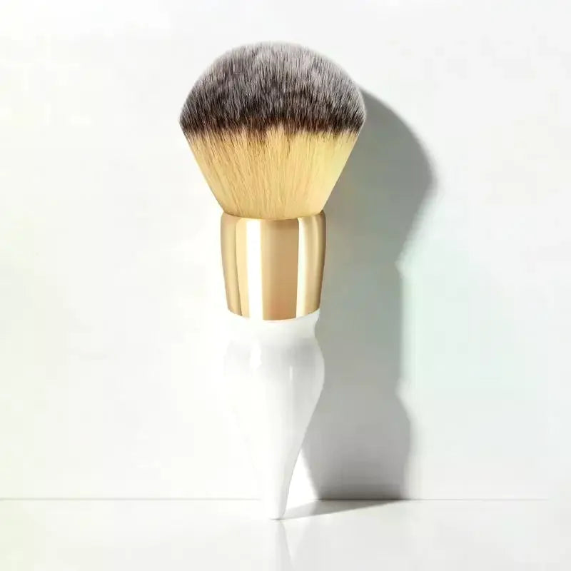 Professional Large Face Makeup Brush: Soft High-Quality Powder Blush Bronzer Tool for Cosmetics Application & Quake