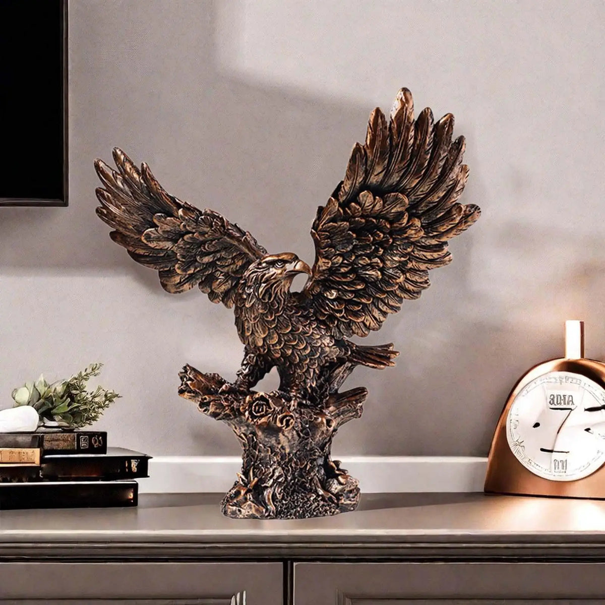 Eagle Statue Animal Sculpture Collectible Eagle Figurine, Table Centerpiece for Bookcase Shelf Office Garden Outdoor Ornament Quake