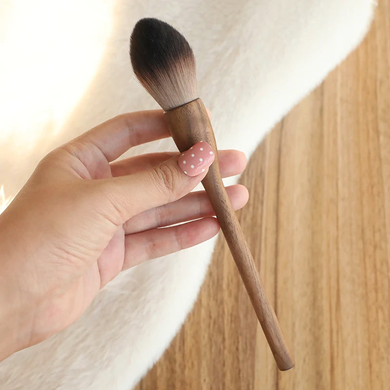 1Pcs Vintage Walnut Soft Makeup Brushes Set Foundation Contour Loose Powder Blusher Wood Handle Make Up Tool Cosmetics Brochas Quake Blush Highlight China Mainland