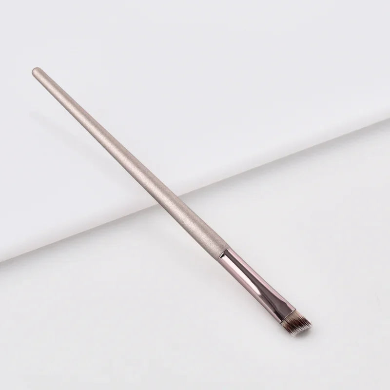 Champagne Colored Makeup Brushes Eye Shadow Eye Dark Circle Concealer Blending Cosmetic Brush Soft Brush for Women Makeup Tools Quake