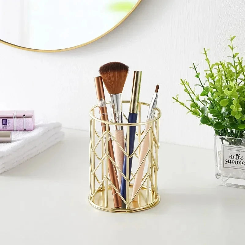 Nordic Metal Wrought Iron Storage Finishing Basket Stationery Makeup Brush Storage Bucket Multi-function Quake