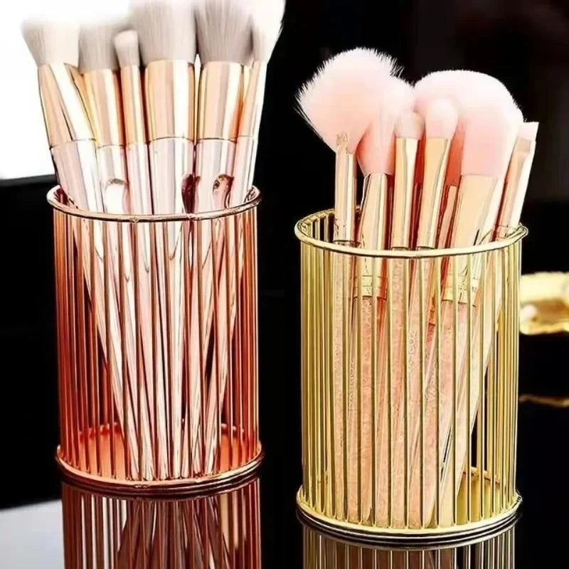 Nordic Metal Wrought Iron Storage Finishing Basket Stationery Makeup Brush Storage Bucket Multi-function Quake